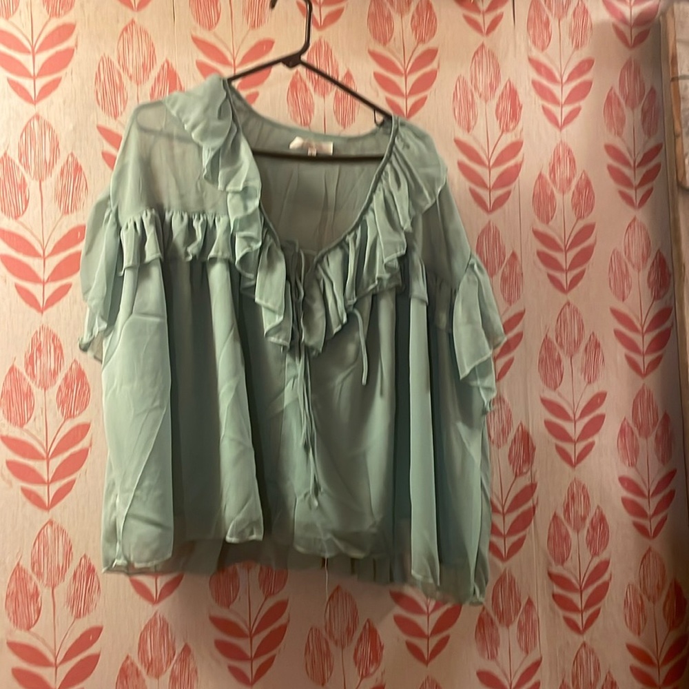 FANCO’S Green flowy blouse, Size L